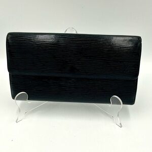 Louis Vuitton Black Epi leather Sarah Wallet